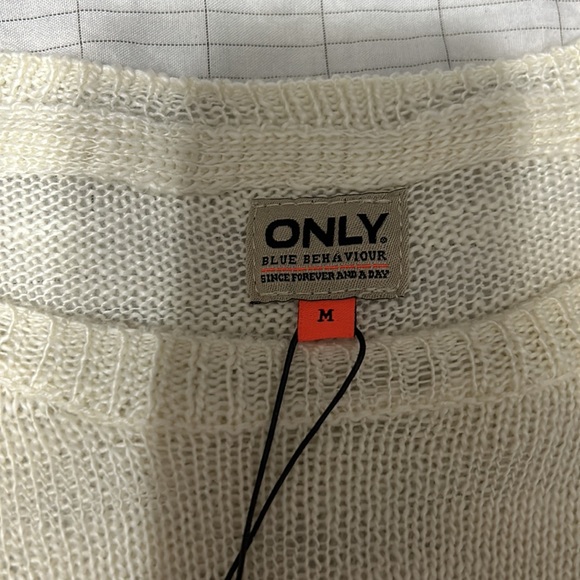 3 items for $40 BNWT ONLY sweater (size M) - Picture 7 of 8